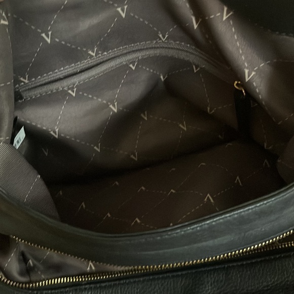 Vince Camuto lamb skin leather bag with double pockets - Picture 5 of 12